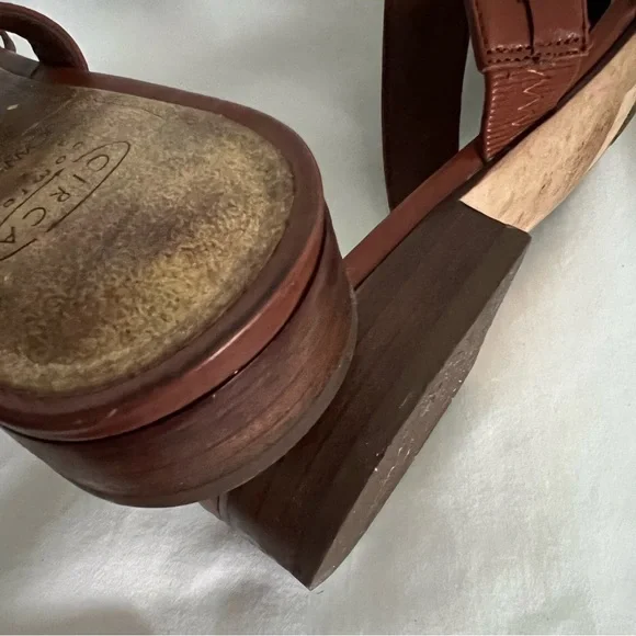 Circa  Joan & David Comfort 365 Sandal - Picture 4 of 11